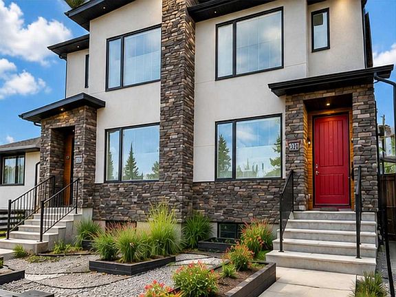 2nd image of 935 E Regal Cres NE