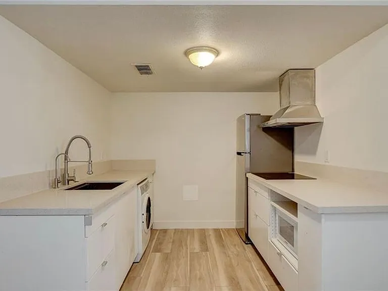 3841 Daisy St #19 — Photo 15