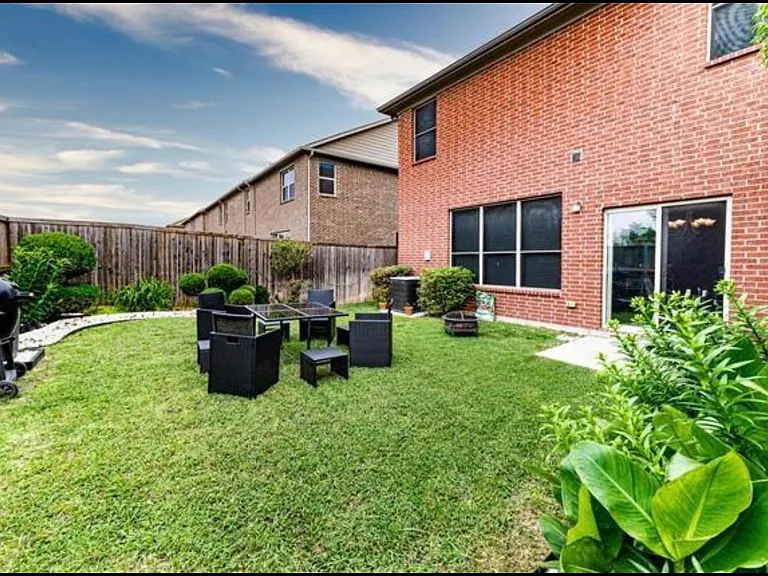 460 Hunt Dr — Photo 23