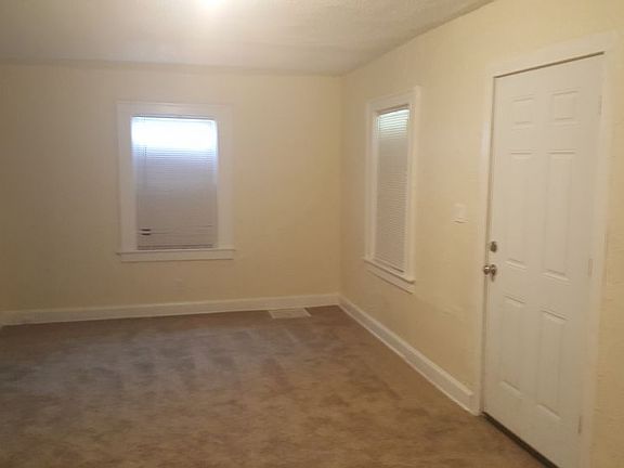 4th image of 6048 Park Ave