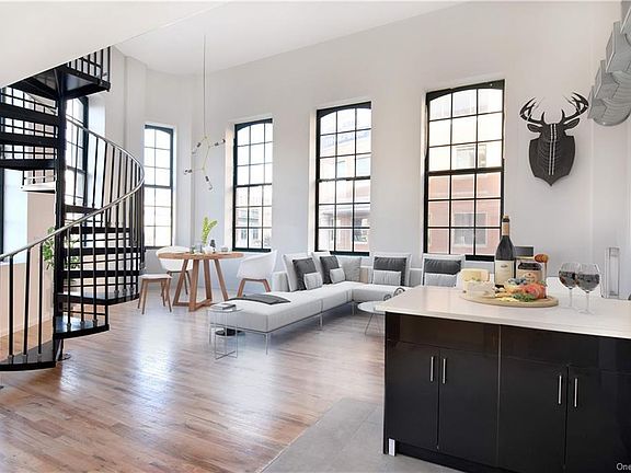 5th image of 92 Main St APT 209