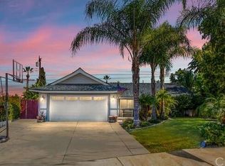 733 Robinhood Ln, Redlands, CA 92373