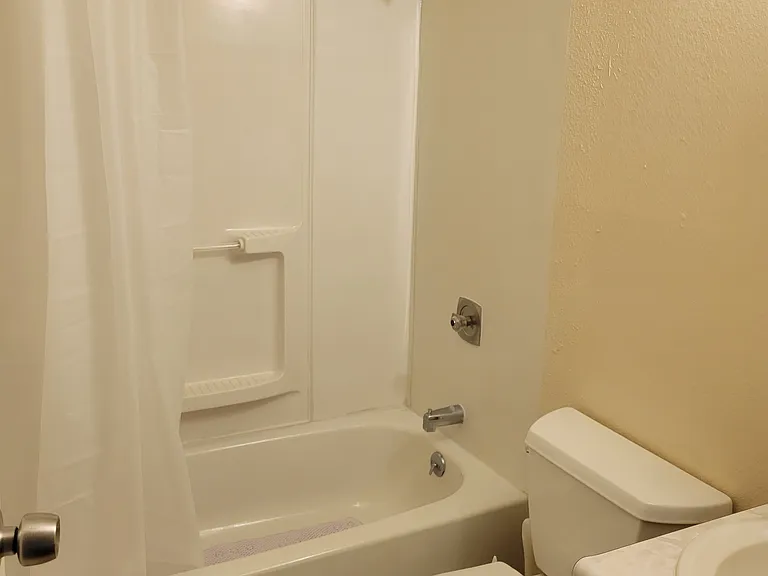 837 E Works St #3 — Photo 9