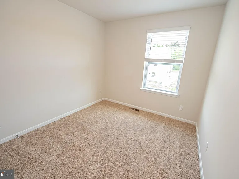 130 Willowtree Ln — Photo 62
