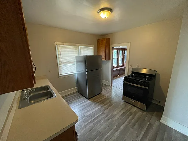 10806 Fidelity Ave #UP — Photo 12