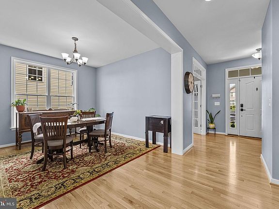 2nd image of 1705 Magnolia Cir