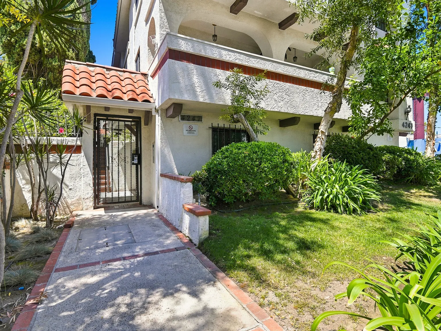 2 bed, 1280 sqft, $3,345 — Photo 1
