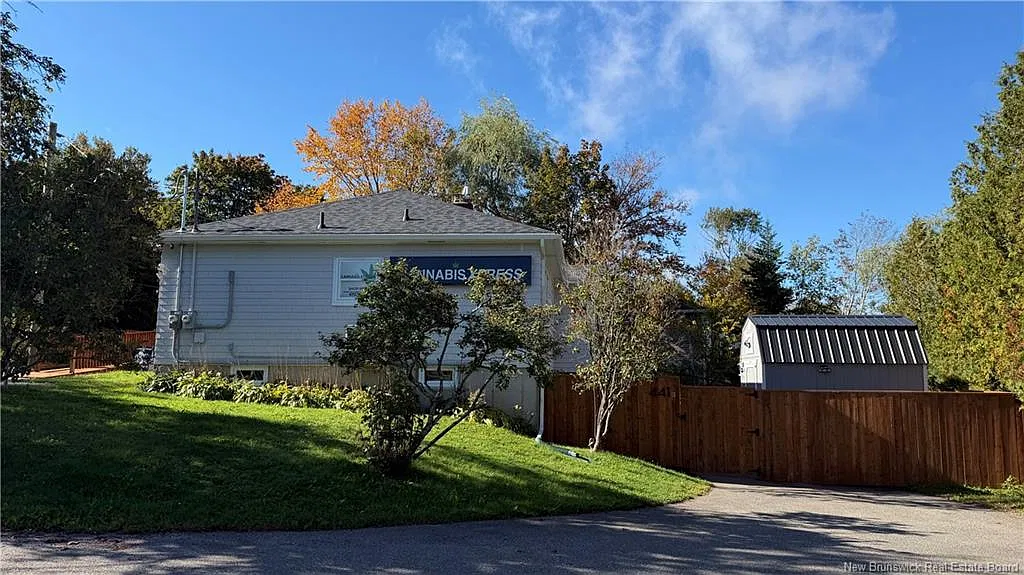 2 bed, 1.0 bath, 1108 sqft, $2,050 — Photo 1