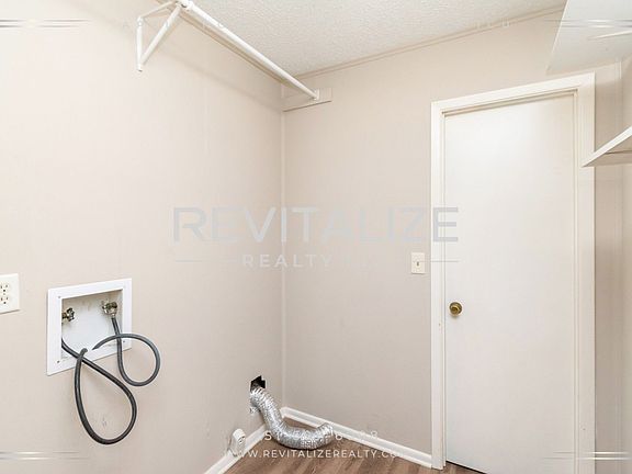 5th image of 1803 Runnels Rd