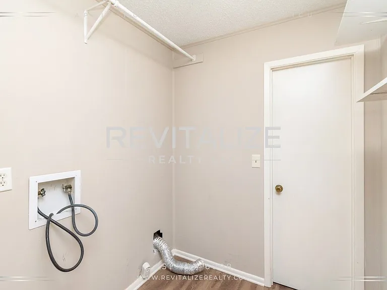 1803 Runnels Rd — Photo 5