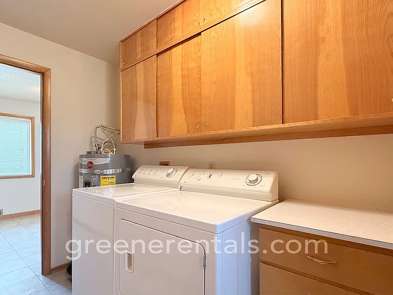 1616 10th Ave SW — Photo 21