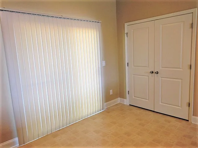 3 bed, 2.0 bath, 1210 sqft, $2,065 — Photo 4