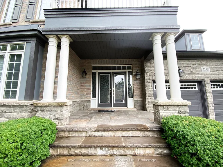 3385 Liptay Ave — Photo 2