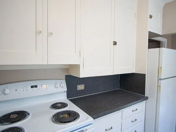 2010 SE Sherman St APT 8, Portland, OR 97214