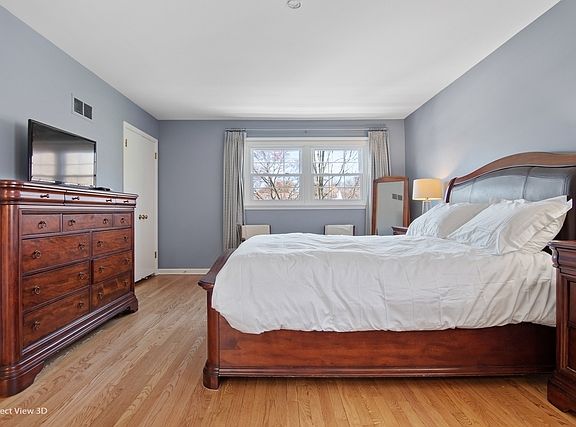 4th image of 622 Ouilmette Ln