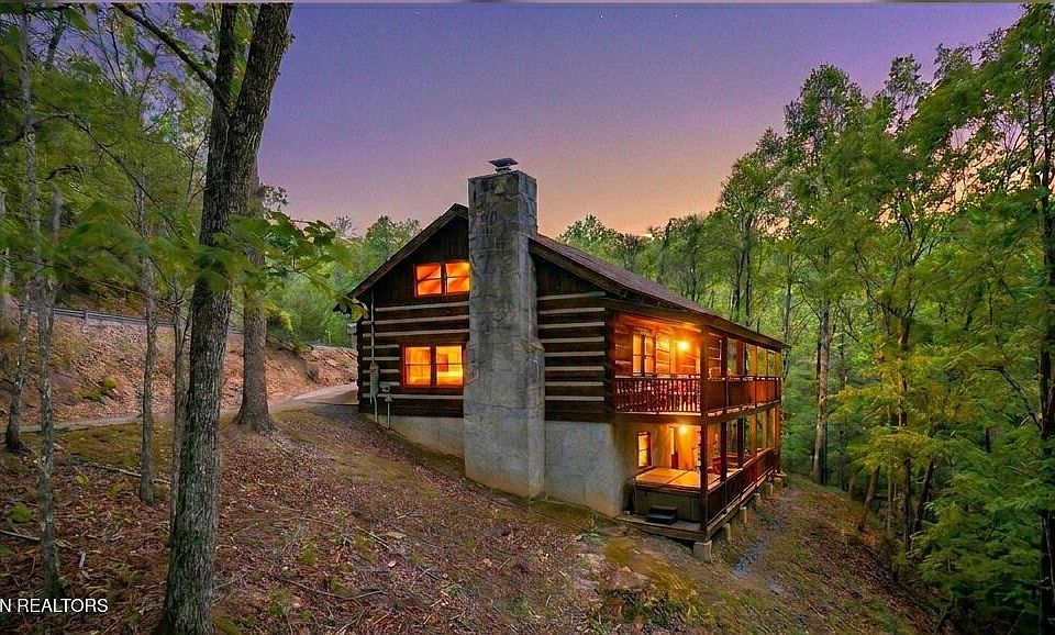 1st image of 519 Picadilly Ln