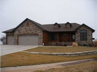 5 Oak Ct, Oxford, KS 67119