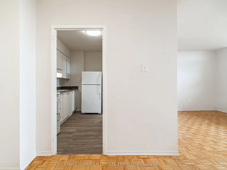 40 Godstone Rd #806 — Photo 10