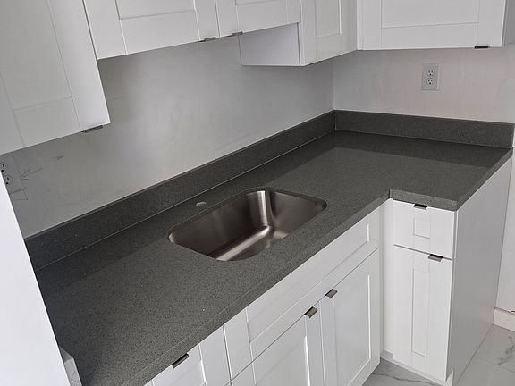 5th image of 3691 NW 16th St #A