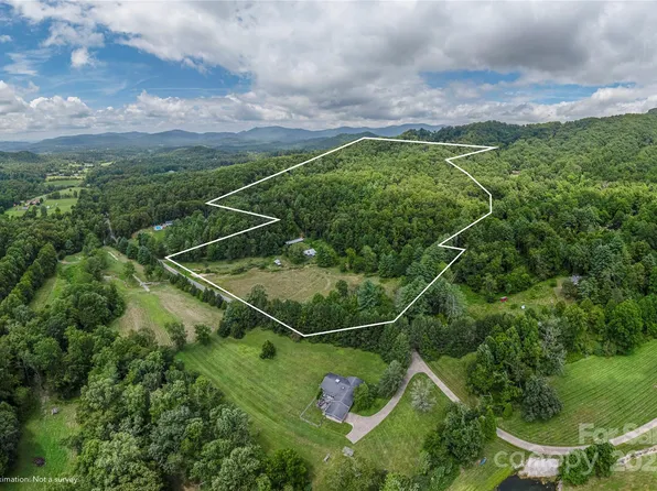 1221 Brush Creek Cir, Fairview, NC 28730
