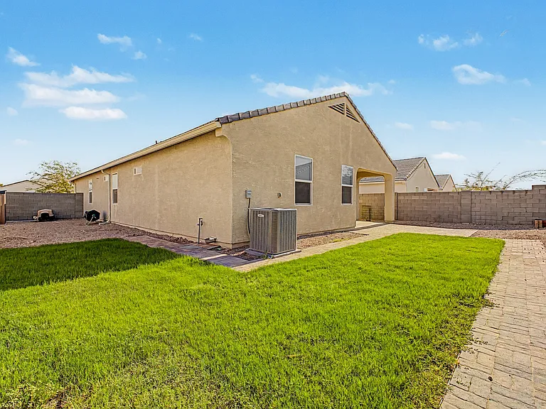 1302 W Raymond Ave — Photo 31