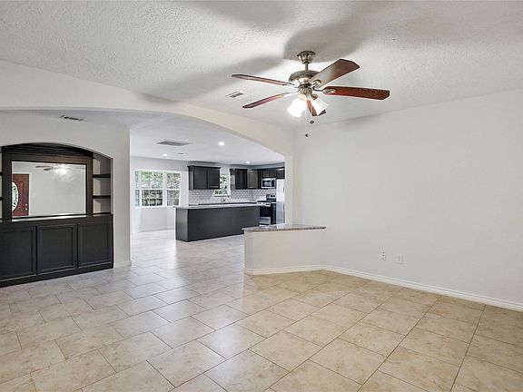 4th image of 24414 Cottonwood Cove Ln