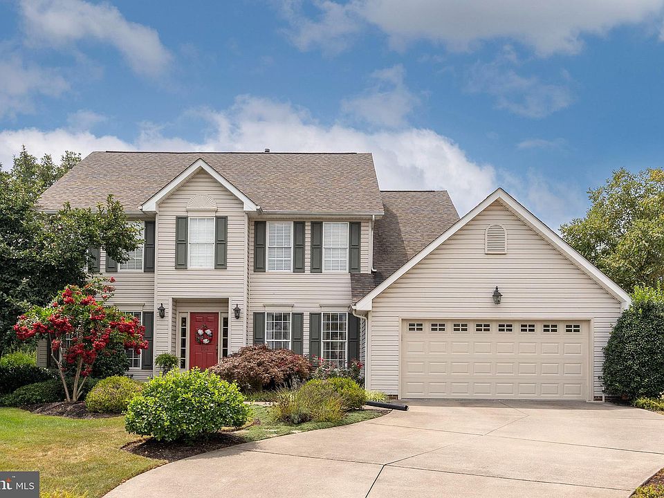 1st image of 104 Skylark Ct