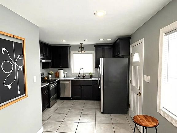 2nd image of 16626 Holland Ave