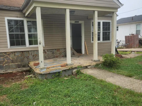 6708 Clinglog St, Capitol Heights, MD 20743