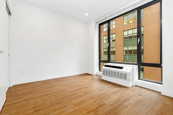 Rented by REAL New York | media 23