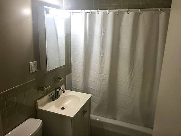 2nd image of 27 Stonehenge Rd APT 6