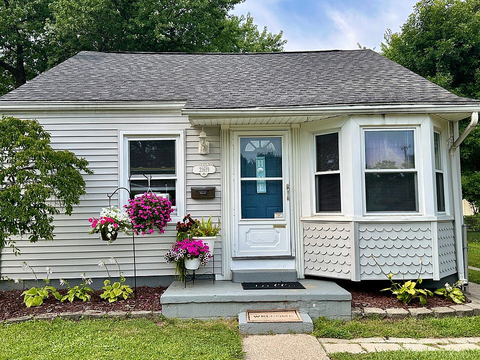 1st image of 21619 Avalon St
