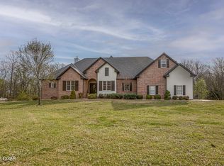 10368 Southridge Dr, Joplin, MO 64804