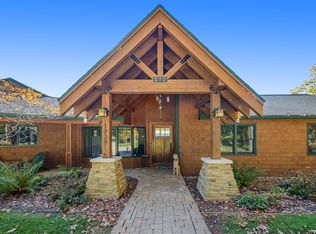 1729 River Oaks Dr SE, Ada, MI 49301