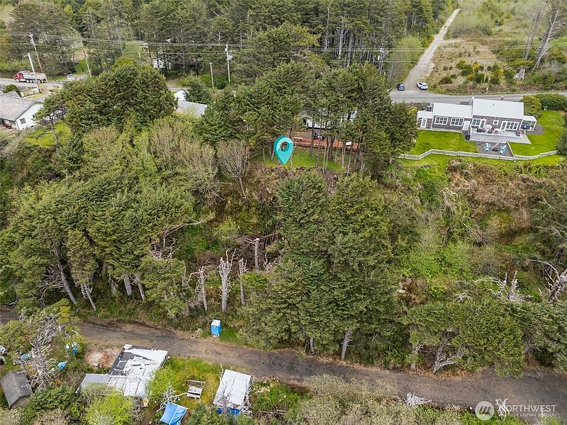 5th image of 4726 Beach Lane