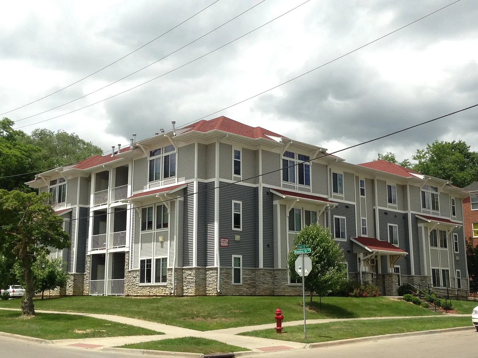 5 bed, 1579 sqft, $3,559 — Photo 1