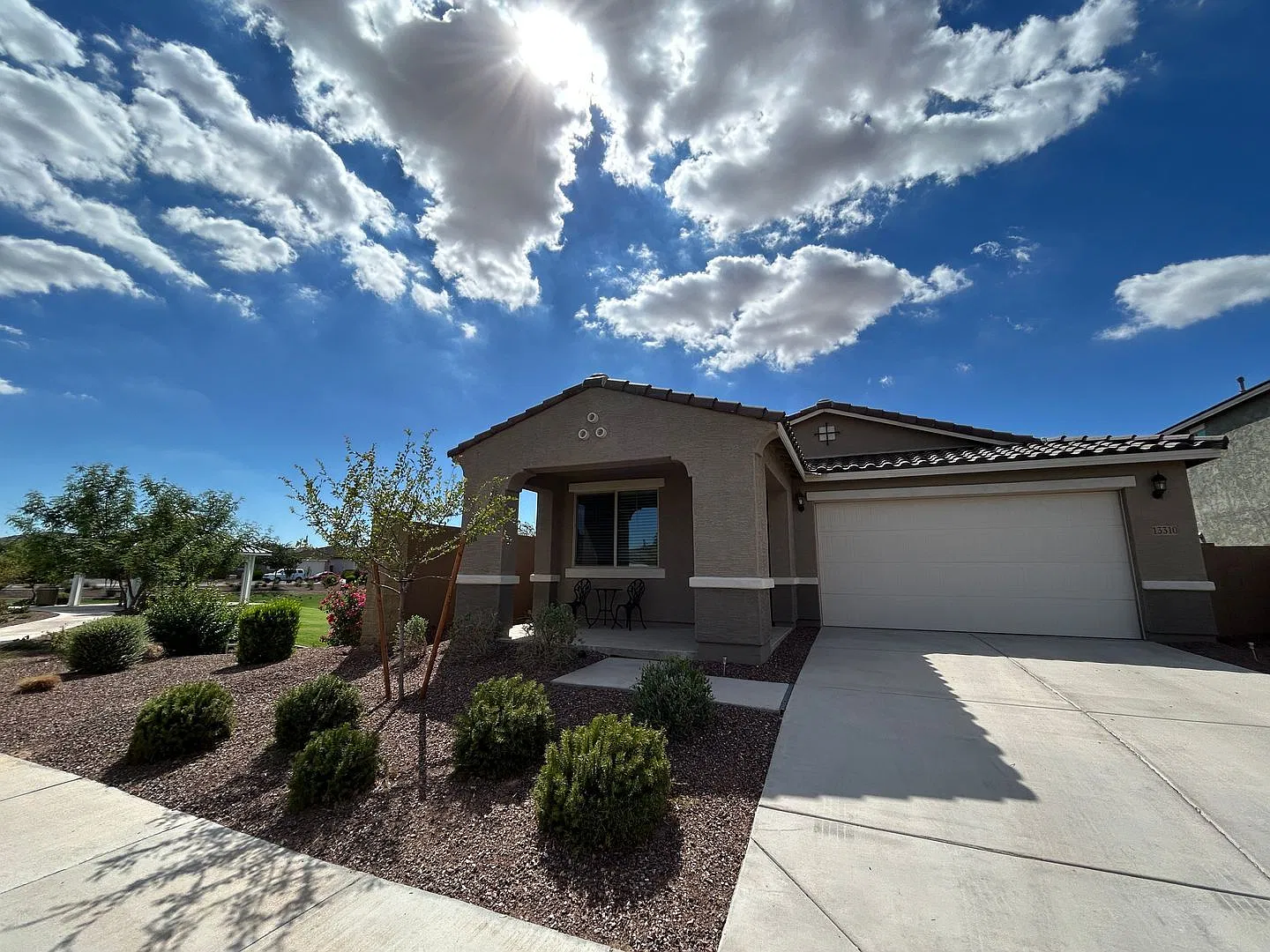 3 bed, 3.0 bath, 1785 sqft, $2,000 — Photo 2
