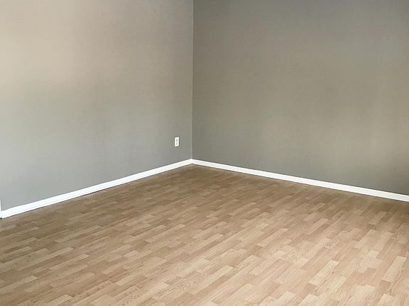 2nd image of 110 Meadow Cir S