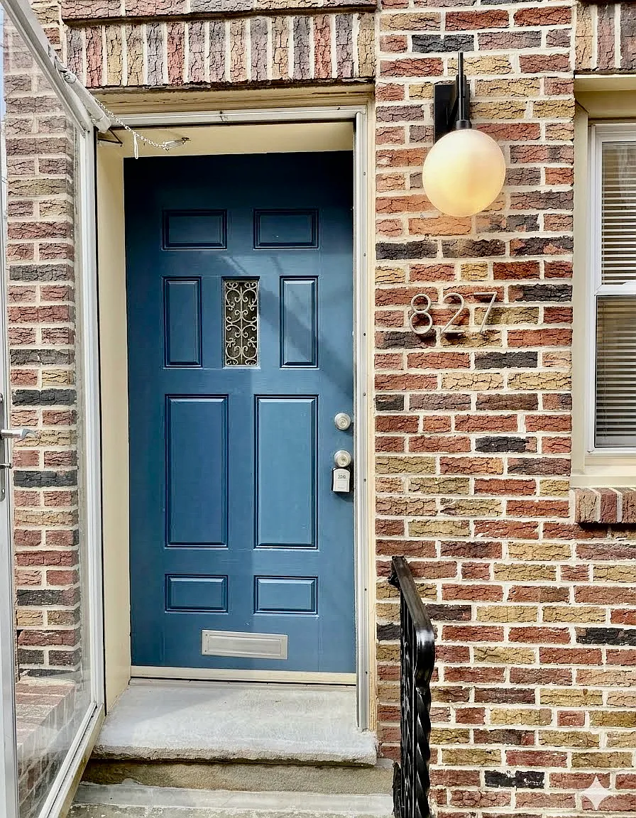 4 bed, 1.5 bath, 2000 sqft, $2,595 — Photo 1
