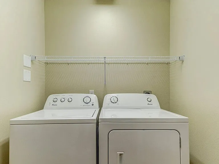 McEnroe Place Apartments — Photo 24