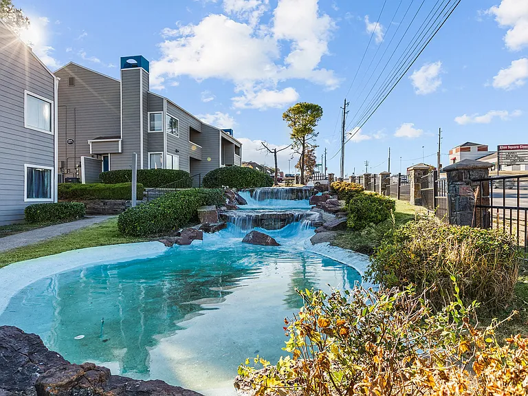 Silver Springs Apartments — Photo 23