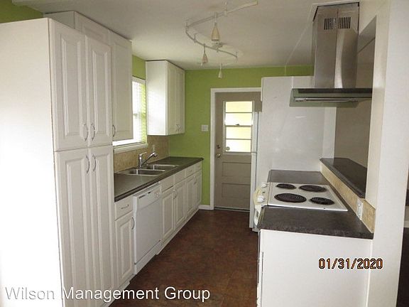 4th image of 704 S Alder Ave