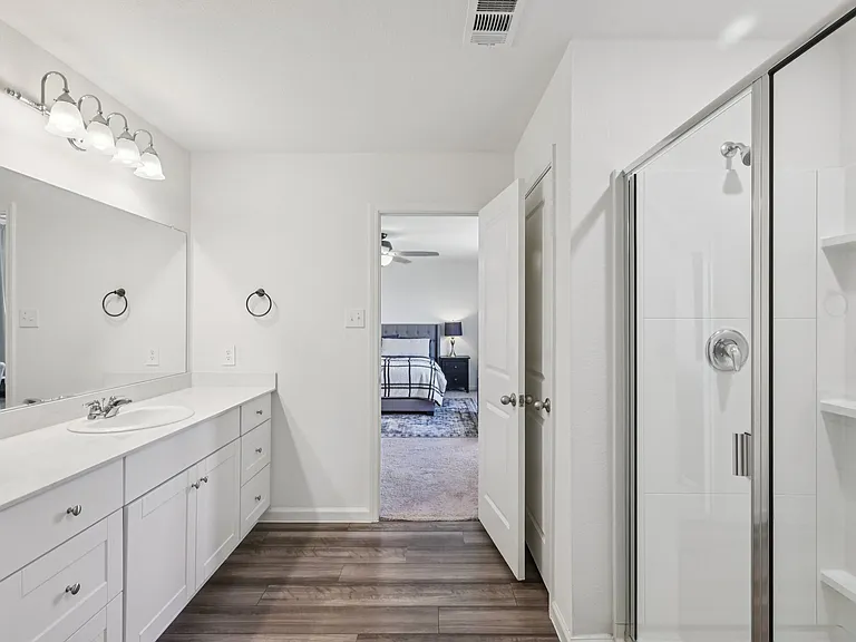 770 Yorkshire Dr — Photo 11