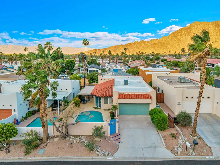52420 Avenida Juarez — Photo 40