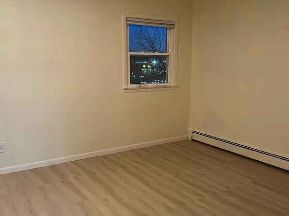 576 Avenue East image 9 of 14