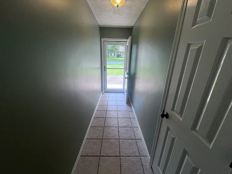 28 Burns Dr — Photo 6