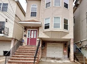 213 Palmer St, Elizabeth, NJ