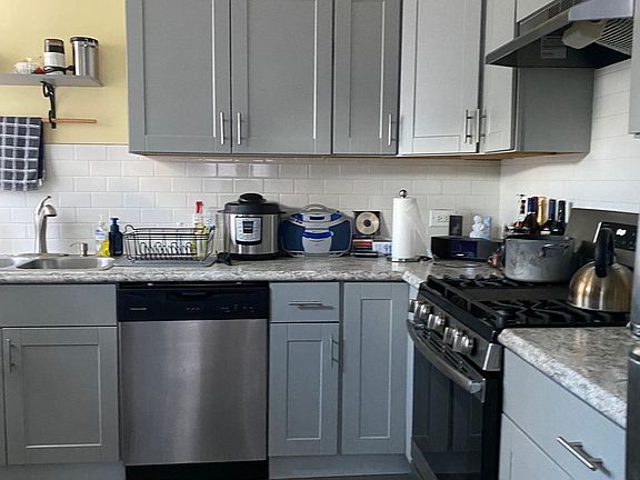 5th image of 4605 N Wolcott Ave #5