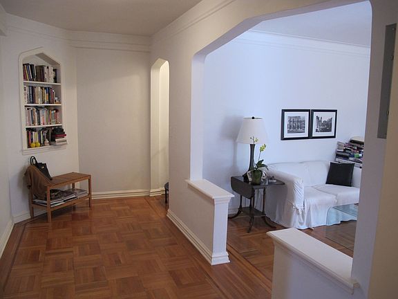 foyer / living room