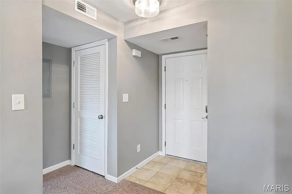 2 bed, 2.0 bath, 951 sqft, $1,800 — Photo 3